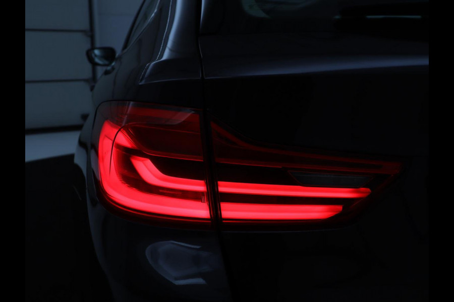 BMW 5 Serie Touring 520i High Executive | Panoramadak | Trekhaak | Head-Up | Stoelventilatie | Stoel & Stuurverwarming | Adaptive cruise | Navigatie | DAB+ | Carplay | Sfeerverlichting | Park assist | Climate control