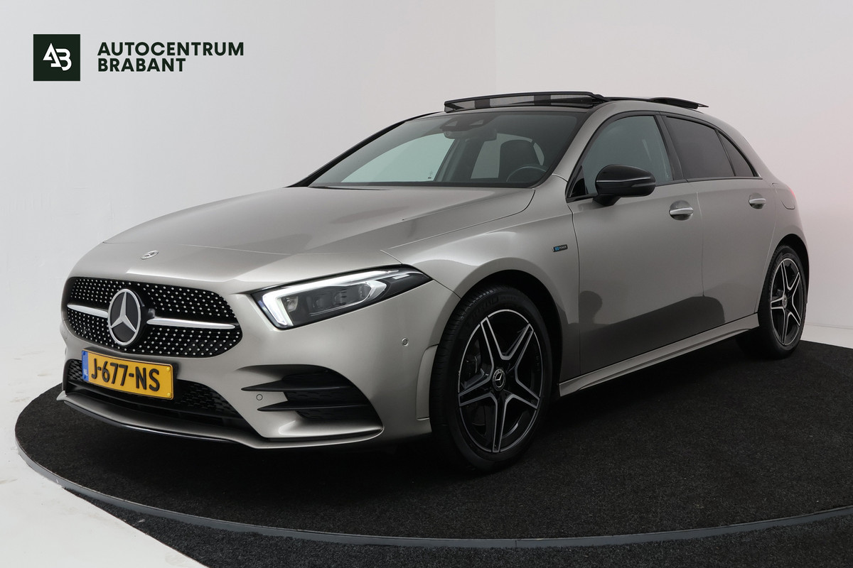 Mercedes-Benz A-Klasse 250 e Business Solution AMG Limited (PANORAMADAK, SFEER, STOELVERWARMING, ELEKTR STOELEN, CAMERA)