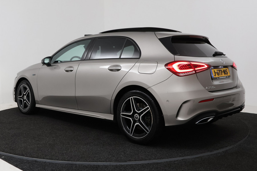 Mercedes-Benz A-Klasse 250 e Business Solution AMG Limited (PANORAMADAK, SFEER, STOELVERWARMING, ELEKTR STOELEN, CAMERA)