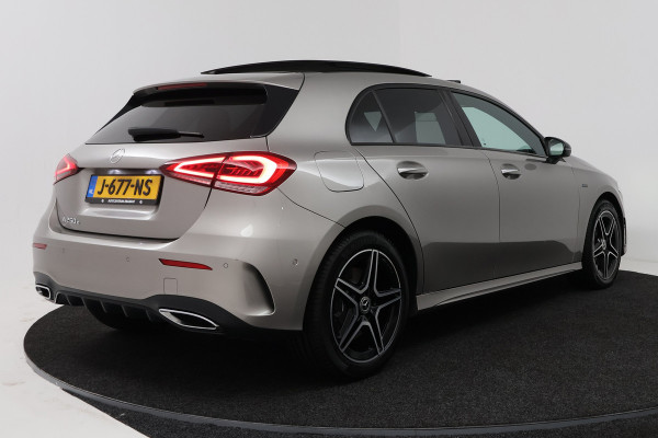 Mercedes-Benz A-Klasse 250 e Business Solution AMG Limited (PANORAMADAK, SFEER, STOELVERWARMING, ELEKTR STOELEN, CAMERA)