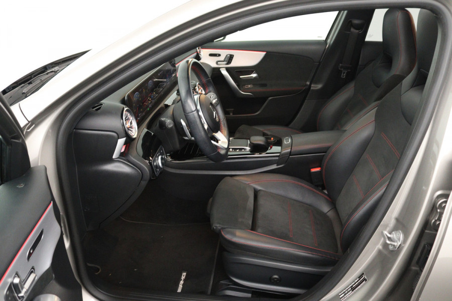 Mercedes-Benz A-Klasse 250 e Business Solution AMG Limited (PANORAMADAK, SFEER, STOELVERWARMING, ELEKTR STOELEN, CAMERA)