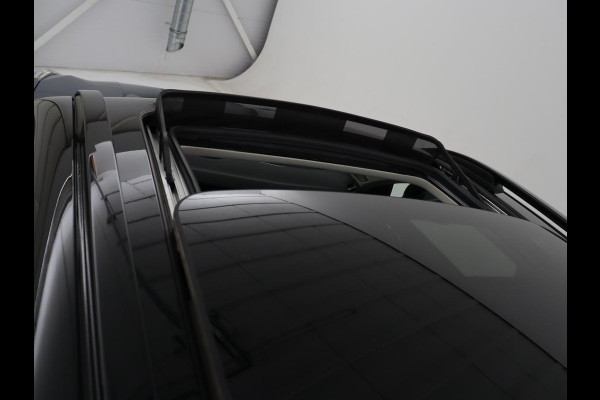 Lynk & Co 01 1.5 | SOH 88,3% | Panoramadak | Trekhaak | 360 Camera | Adaptive cruise | Climate control | Carplay | DAB+ | Bluetooth | Stoelverwarming | Sfeerverlichting | Park assist | Lane assist | Infinity audio | Rijstrookwissel waarschuwing