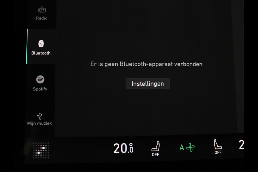 Lynk & Co 01 1.5 | SOH 88,3% | Panoramadak | Trekhaak | 360 Camera | Adaptive cruise | Climate control | Carplay | DAB+ | Bluetooth | Stoelverwarming | Sfeerverlichting | Park assist | Lane assist | Infinity audio | Rijstrookwissel waarschuwing