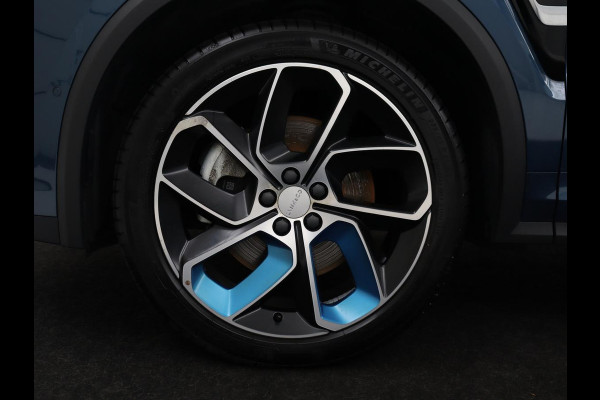Lynk & Co 01 1.5 | SOH 88,3% | Panoramadak | Trekhaak | 360 Camera | Adaptive cruise | Climate control | Carplay | DAB+ | Bluetooth | Stoelverwarming | Sfeerverlichting | Park assist | Lane assist | Infinity audio | Rijstrookwissel waarschuwing