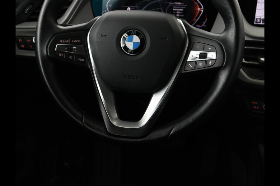 BMW 1-serie 116i Business Edition | Trekhaak | Cruise control | DAB+ | Bluetooth | Carplay | Climate control | Parkeerhulp | Virtual cockpit