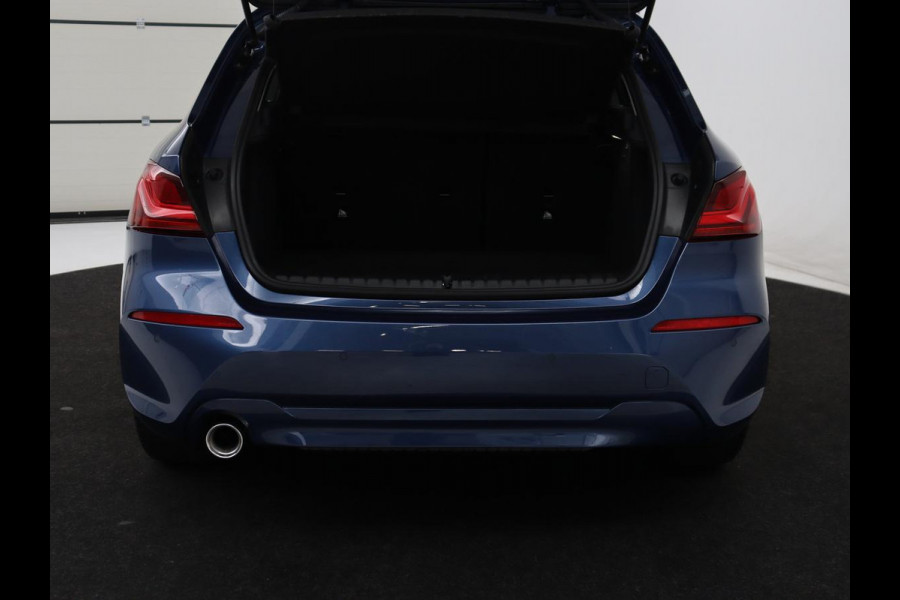 BMW 1-serie 116i Business Edition | Trekhaak | Cruise control | DAB+ | Bluetooth | Carplay | Climate control | Parkeerhulp | Virtual cockpit