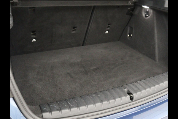 BMW 1-serie 116i Business Edition | Trekhaak | Cruise control | DAB+ | Bluetooth | Carplay | Climate control | Parkeerhulp | Virtual cockpit