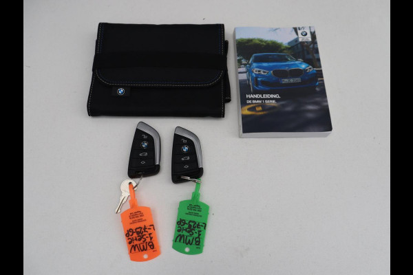 BMW 1-serie 116i Business Edition | Trekhaak | Cruise control | DAB+ | Bluetooth | Carplay | Climate control | Parkeerhulp | Virtual cockpit