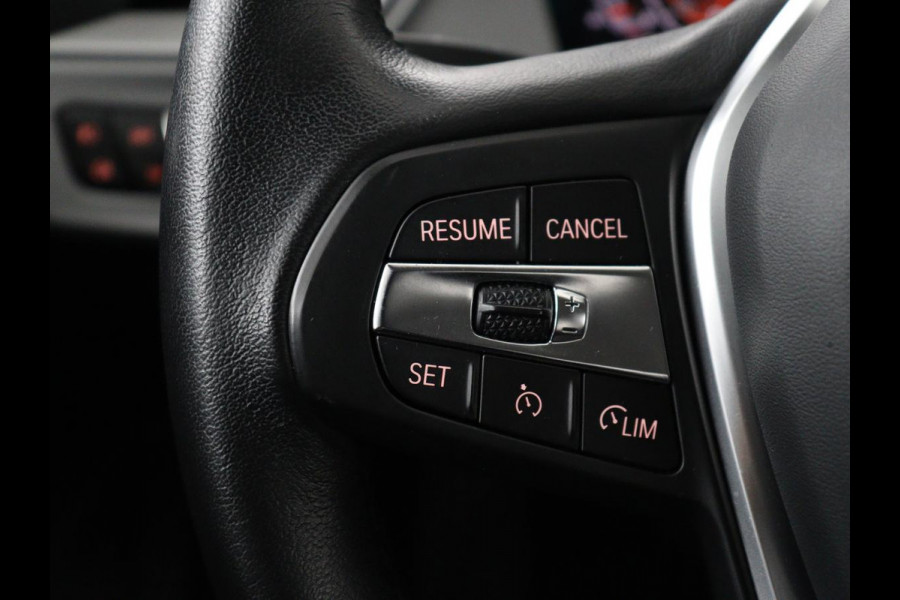 BMW 1-serie 116i Business Edition | Trekhaak | Cruise control | DAB+ | Bluetooth | Carplay | Climate control | Parkeerhulp | Virtual cockpit