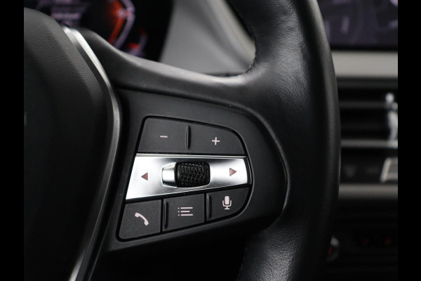 BMW 1-serie 116i Business Edition | Trekhaak | Cruise control | DAB+ | Bluetooth | Carplay | Climate control | Parkeerhulp | Virtual cockpit