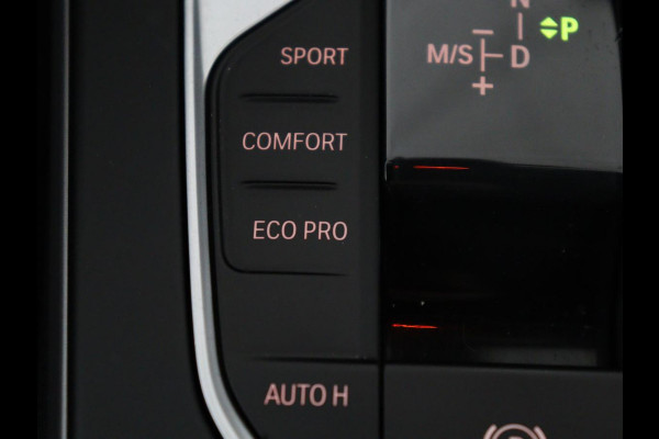 BMW 1-serie 116i Business Edition | Trekhaak | Cruise control | DAB+ | Bluetooth | Carplay | Climate control | Parkeerhulp | Virtual cockpit