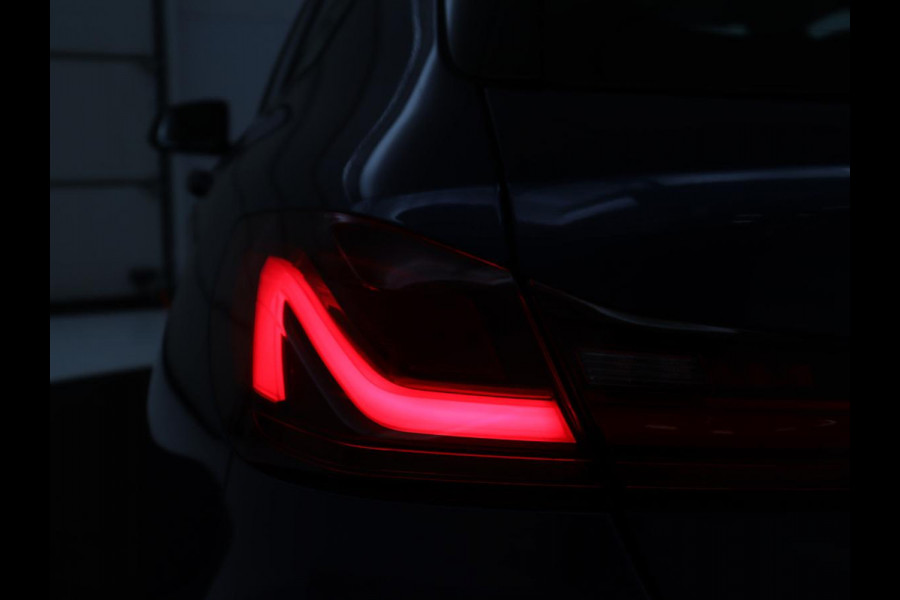 BMW 1-serie 116i Business Edition | Trekhaak | Cruise control | DAB+ | Bluetooth | Carplay | Climate control | Parkeerhulp | Virtual cockpit