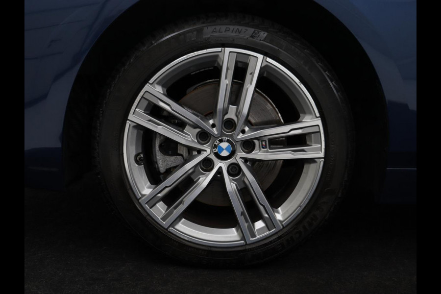 BMW 1-serie 116i Business Edition | Trekhaak | Cruise control | DAB+ | Bluetooth | Carplay | Climate control | Parkeerhulp | Virtual cockpit
