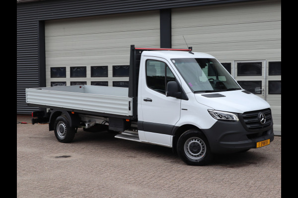 Mercedes-Benz eSprinter 320 81kWh L3 Open Laadbak 430 cm - Select - MBUX - Camera