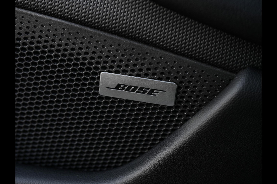 Porsche Taycan Performance 84 kWh | NL Auto | Panoramadak | 360 Camera | Bose | Memory Seats | Stoel + Stuurverwarming | Ambiance Interieur |