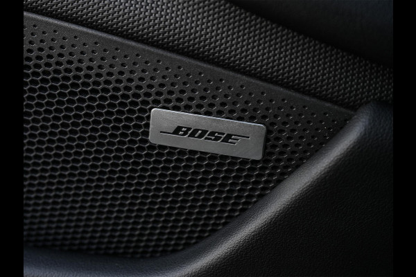Porsche Taycan Performance 84 kWh | NL Auto | Panoramadak | 360 Camera | Bose | Memory Seats | Stoel + Stuurverwarming | Ambiance Interieur |