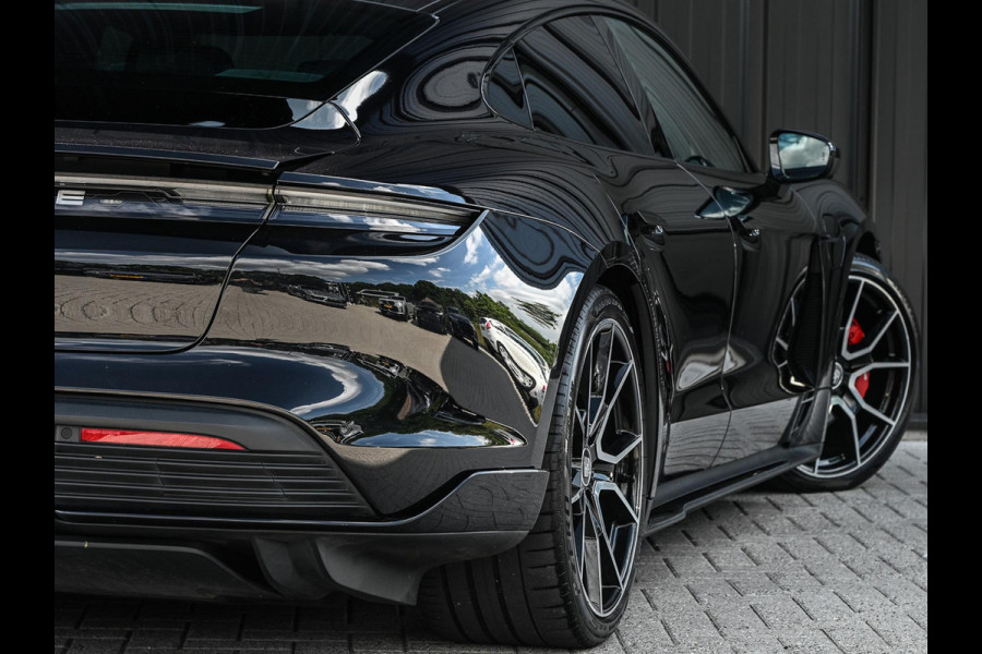 Porsche Taycan Performance 84 kWh | NL Auto | Panoramadak | 360 Camera | Bose | Memory Seats | Stoel + Stuurverwarming | Ambiance Interieur |
