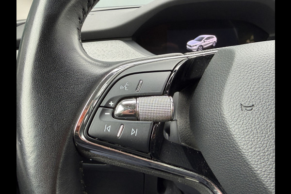 Škoda ENYAQ iV BWJ 12-2021 | 60 | TREKHAAK | WARMTEPOMP | CAMERA A | CLIMA | NAVI |CARPLAY | PDC 2X |