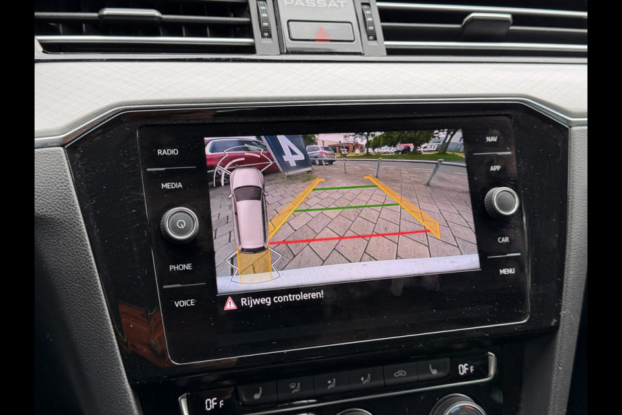 Volkswagen Passat Variant BWJ 2021 | 1.4TSI 218PK PHEV GTE Business AUTOMAAT | LEDER/ALCANTARA | CLIMA | NAVI | SPORTSTOELEN | CAMERA A | STOELVERW | 17'' LMV |
