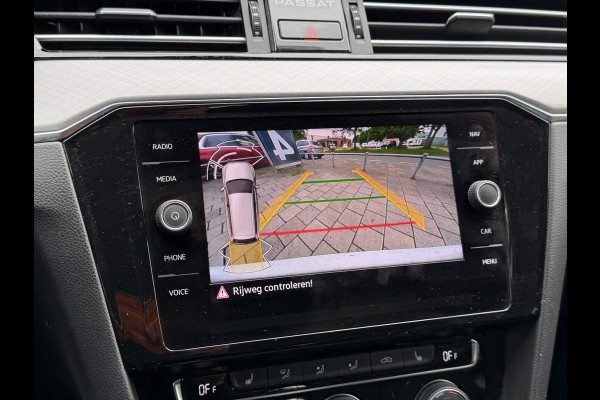Volkswagen Passat Variant BWJ 2021 | 1.4TSI 218PK PHEV GTE Business AUTOMAAT | LEDER/ALCANTARA | CLIMA | NAVI | SPORTSTOELEN | CAMERA A | STOELVERW | 17'' LMV |