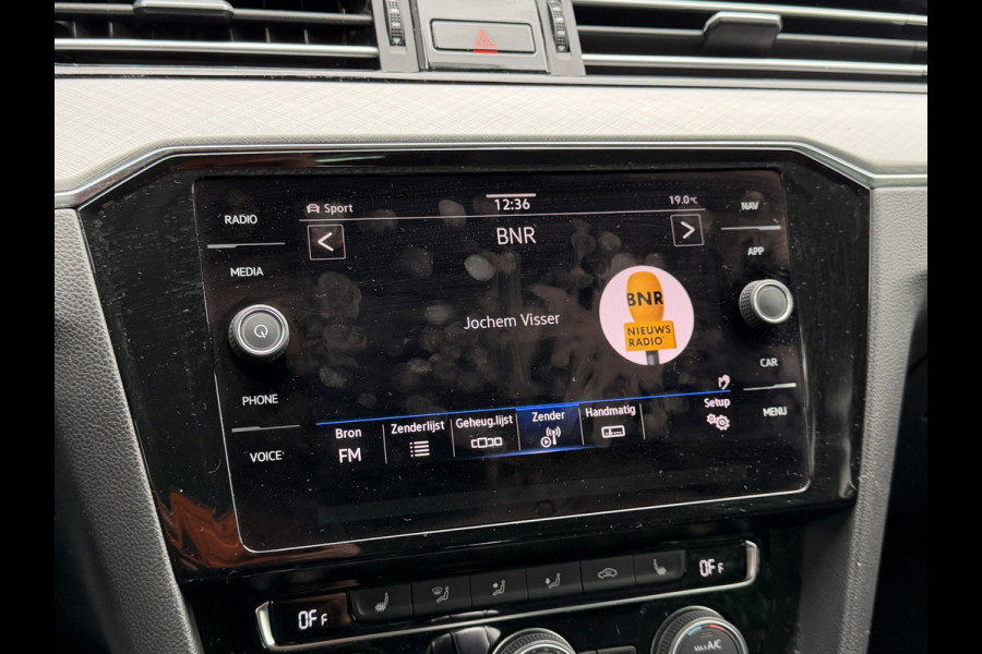 Volkswagen Passat Variant BWJ 2021 | 1.4TSI 218PK PHEV GTE Business AUTOMAAT | LEDER/ALCANTARA | CLIMA | NAVI | SPORTSTOELEN | CAMERA A | STOELVERW | 17'' LMV |
