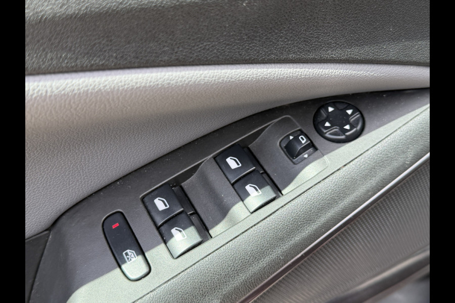 Opel Crossland X BWJ 2019 | 1.2 83PK Online Edition | TREKHAAK | NAVIGATIE | CLIMA | PDC | CARPLAY | CRUISE | LICHTMETAAL |
