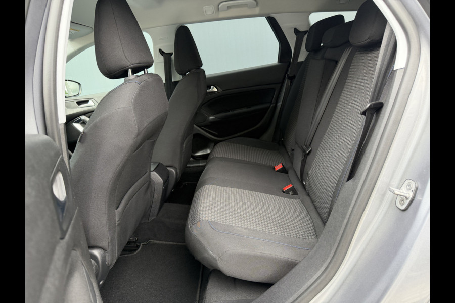 Peugeot 308 SW BWJ 2020 | 1.2T 111PK ACTIVE | CLIMA | NAVI | CARPLAY | CRUISE | LICHTMETAAL | PDC | PRIVACY GLASS |