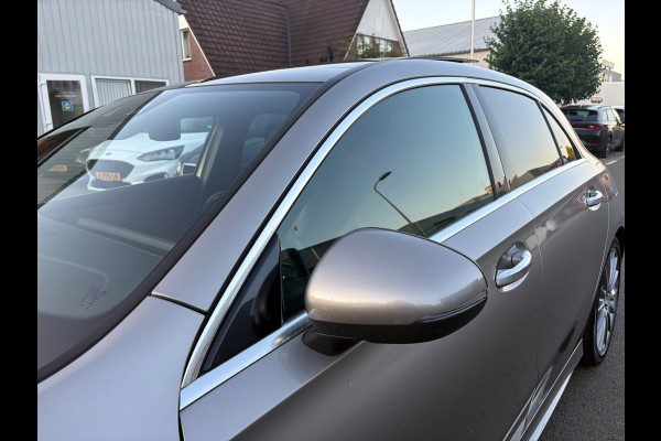 Mercedes-Benz A-Klasse 220 Launch Edition Premium