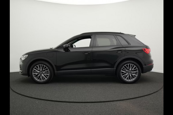 Audi Q3 45 Tfsi-e S-LINE ** LED, VIRTUAL, TREKH, ACC, CAMERA, 19-inch LMV ** 1e EIG - UNFALLFREI ** ** INFORMEER OOK NAAR ONZE AANTREKKELIJKE FINANCIAL-LEASE TARIEVEN **