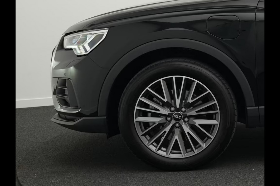 Audi Q3 45 Tfsi-e S-LINE ** LED, VIRTUAL, TREKH, ACC, CAMERA, 19-inch LMV ** 1e EIG - UNFALLFREI ** ** INFORMEER OOK NAAR ONZE AANTREKKELIJKE FINANCIAL-LEASE TARIEVEN **