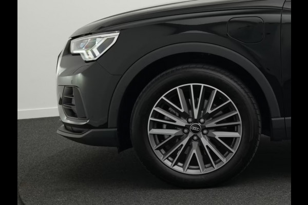 Audi Q3 45 Tfsi-e S-LINE ** LED, VIRTUAL, TREKH, ACC, CAMERA, 19-inch LMV ** 1e EIG - UNFALLFREI ** ** INFORMEER OOK NAAR ONZE AANTREKKELIJKE FINANCIAL-LEASE TARIEVEN **