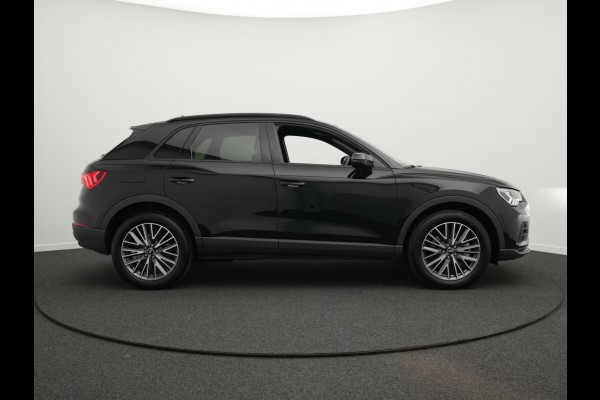 Audi Q3 45 Tfsi-e S-LINE ** LED, VIRTUAL, TREKH, ACC, CAMERA, 19-inch LMV ** 1e EIG - UNFALLFREI ** ** INFORMEER OOK NAAR ONZE AANTREKKELIJKE FINANCIAL-LEASE TARIEVEN **