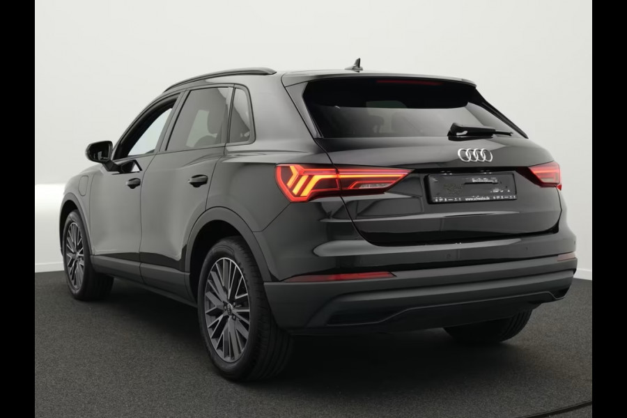 Audi Q3 45 Tfsi-e S-LINE ** LED, VIRTUAL, TREKH, ACC, CAMERA, 19-inch LMV ** 1e EIG - UNFALLFREI ** ** INFORMEER OOK NAAR ONZE AANTREKKELIJKE FINANCIAL-LEASE TARIEVEN **
