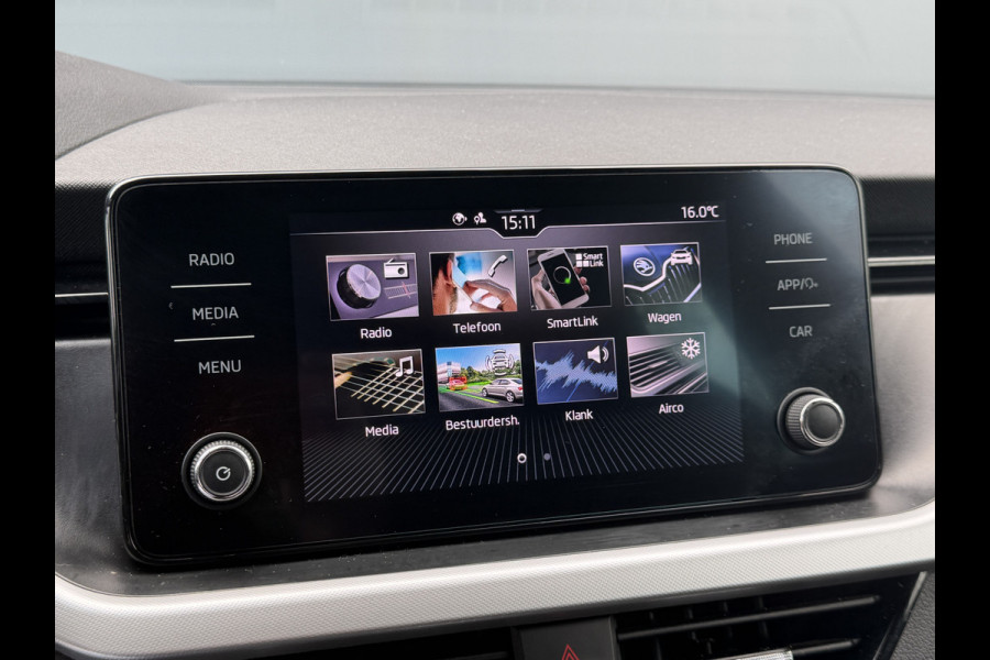 Škoda Kamiq BWJ 2021 | 1.0TSI 111PK Sport Bus AUTOMAAT | CLIMA | SPORTSTOELeN | CARPLAY | PDC 2X | ALCANTARA/STOF | 18'' LMV | PRIVACY GLASS | STOELVERW |