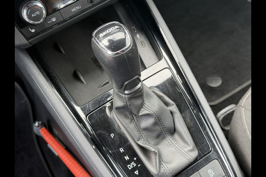Škoda Kamiq BWJ 2021 | 1.0TSI 111PK Sport Bus AUTOMAAT | CLIMA | SPORTSTOELeN | CARPLAY | PDC 2X | ALCANTARA/STOF | 18'' LMV | PRIVACY GLASS | STOELVERW |