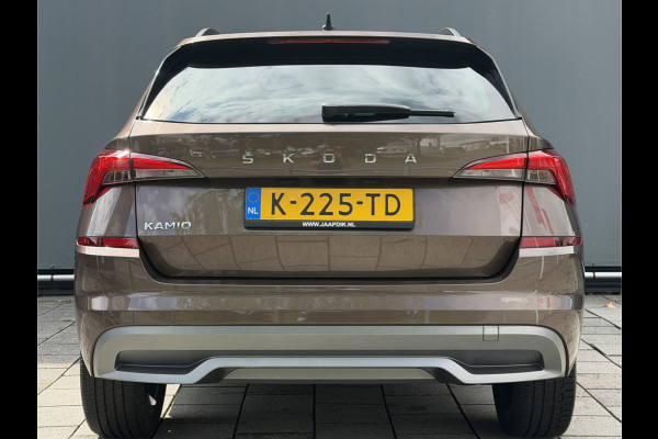 Škoda Kamiq BWJ 2021 | 1.0TSI 111PK Sport Bus AUTOMAAT | CLIMA | SPORTSTOELeN | CARPLAY | PDC 2X | ALCANTARA/STOF | 18'' LMV | PRIVACY GLASS | STOELVERW |