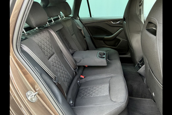Škoda Kamiq BWJ 2021 | 1.0TSI 111PK Sport Bus AUTOMAAT | CLIMA | SPORTSTOELeN | CARPLAY | PDC 2X | ALCANTARA/STOF | 18'' LMV | PRIVACY GLASS | STOELVERW |