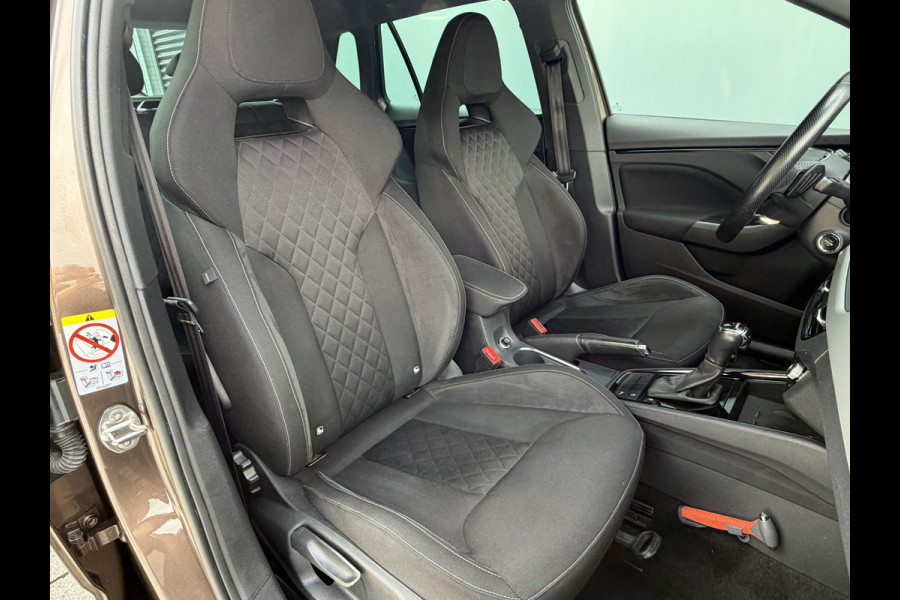 Škoda Kamiq BWJ 2021 | 1.0TSI 111PK Sport Bus AUTOMAAT | CLIMA | SPORTSTOELeN | CARPLAY | PDC 2X | ALCANTARA/STOF | 18'' LMV | PRIVACY GLASS | STOELVERW |