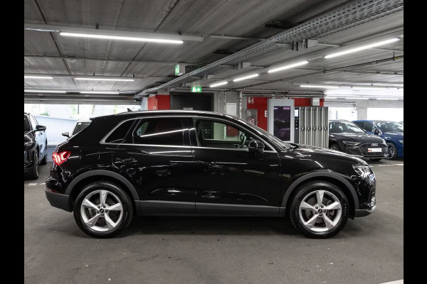 Audi Q3 45 Tfsi-e S-LINE ** LED, VIRTUAL, TREKH, ACC, CAMERA, KEYLESS, 19-inch LMV ** 1e EIG - UNFALLFREI ** ** INFORMEER OOK NAAR ONZE AANTREKKELIJKE FINANCIAL-LEASE TARIEVEN **