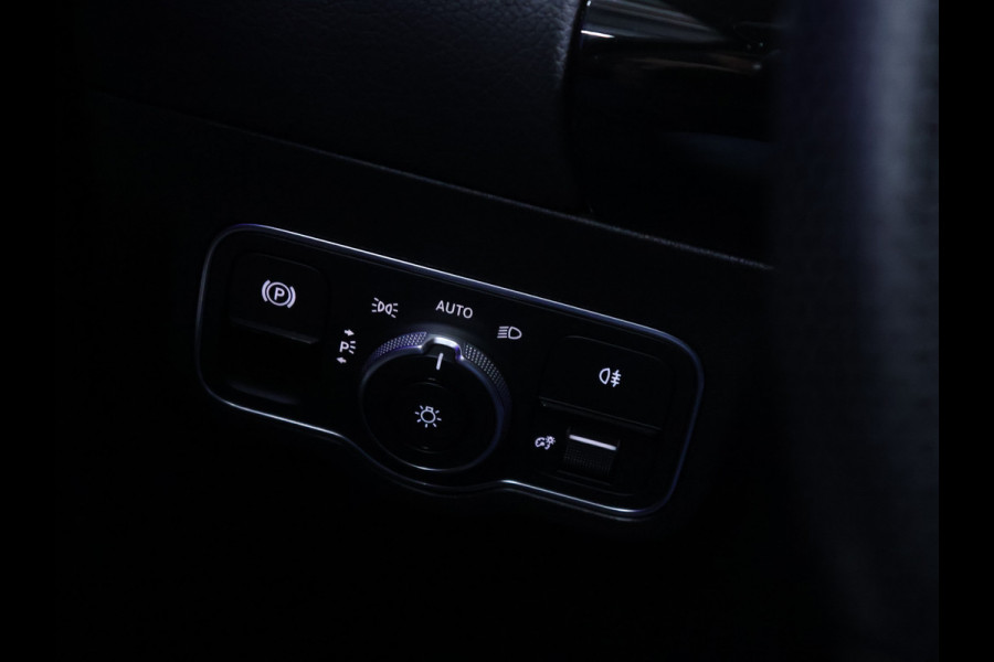 Mercedes-Benz EQA 250 Business Solution AMG 67 kWh [ADAPTIVE CRUISE, APPLE CARPLAY, ANDROID, STOELVERWARMING, CAMERA, LED, PDC V+A, NAVIGATIE, CLIMATE, DIGITAL DASH, ELEKTRISCHE ACHTERKLEP, KEYLESS START, DODEHOEKASSISTENT, AMG, NIEUWSTAAT]