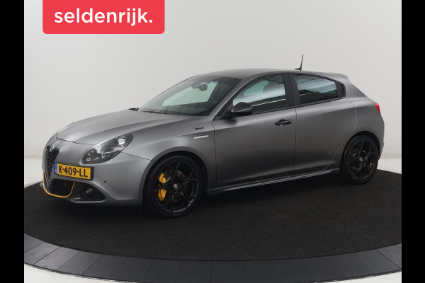 Alfa Romeo Giulietta 1.4 Turbo Sport | Gele accenten | Carplay | Park assist | Climate control | Cruise control | Carbon interieur | Full LED