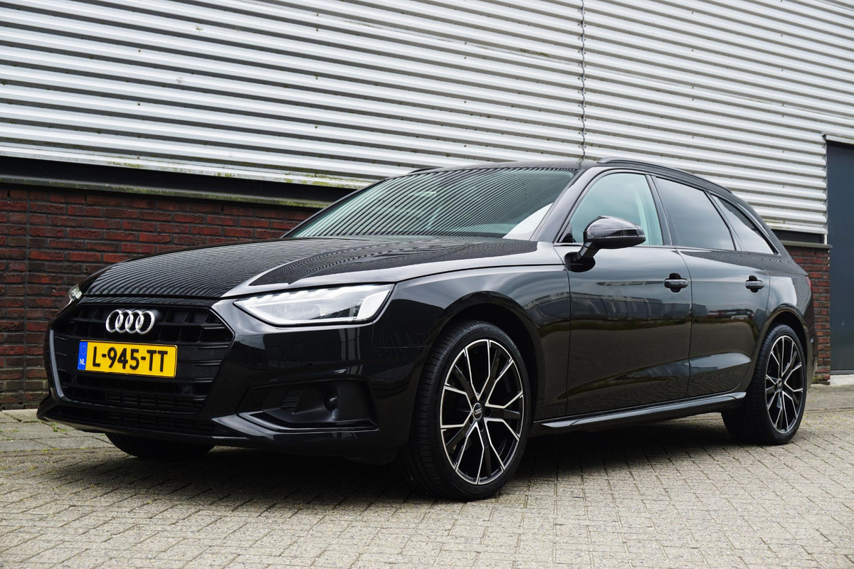 Audi A4 Avant 35 TFSI Black Optick/19Inch.LMV/Trekhaak/ Sportstoelen.