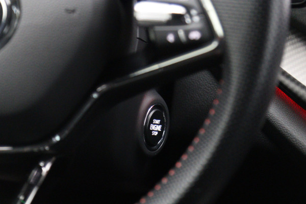 Škoda Octavia Combi 1.4 TSI RS 245 PK iV PHEV Business, Trekhaak, Camera, Adap. Cruise Control, 4 x Stoelverwarming