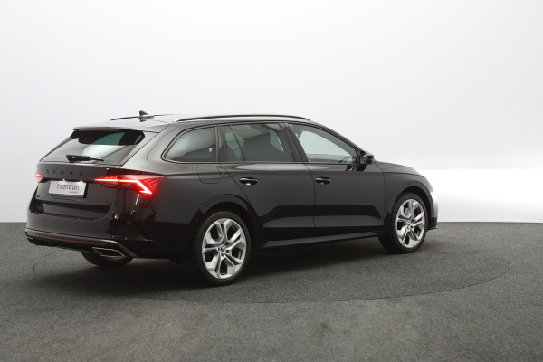 Škoda Octavia Combi 1.4 TSI RS 245 PK iV PHEV Business, Trekhaak, Camera, Adap. Cruise Control, 4 x Stoelverwarming