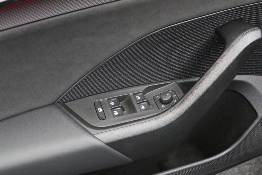 Škoda Octavia Combi 1.4 TSI RS 245 PK iV PHEV Business, Trekhaak, Camera, Adap. Cruise Control, 4 x Stoelverwarming