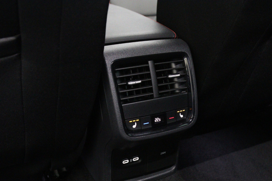 Škoda Octavia Combi 1.4 TSI RS 245 PK iV PHEV Business, Trekhaak, Camera, Adap. Cruise Control, 4 x Stoelverwarming