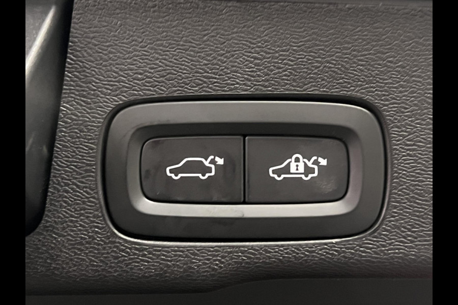 Volvo XC60 2.0 T6 Plug-in hybrid AWD Plus Dark Trekhaak | Open dak | Adapt. cruise | Stoel-/Stuurverwarming | 360 camera | Keyless | Blis | Memory