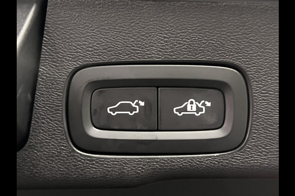 Volvo XC60 2.0 T6 Plug-in hybrid AWD Plus Dark Trekhaak | Open dak | Adapt. cruise | Stoel-/Stuurverwarming | 360 camera | Keyless | Blis | Memory