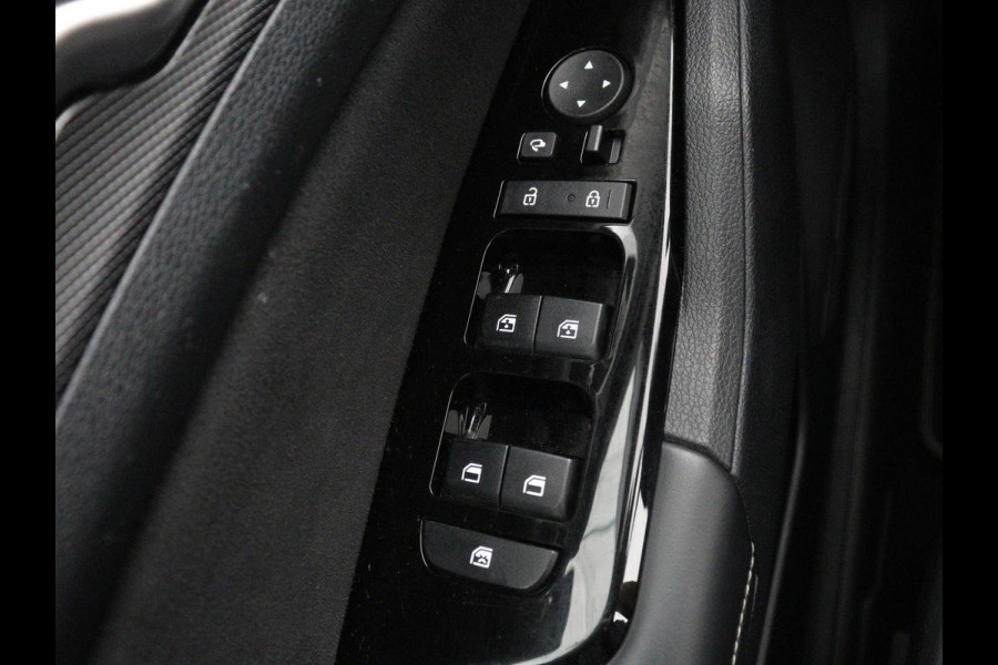 Kia Sportage 1.6 T-GDi Hybrid GT-Line | Panoramadak | Trekhaak | Leder/Alcantara | Stoel & stuurverwarming | Adaptive cruise | Matrix LED | Camera | Carplay | Keyless | Achterbankverwarming