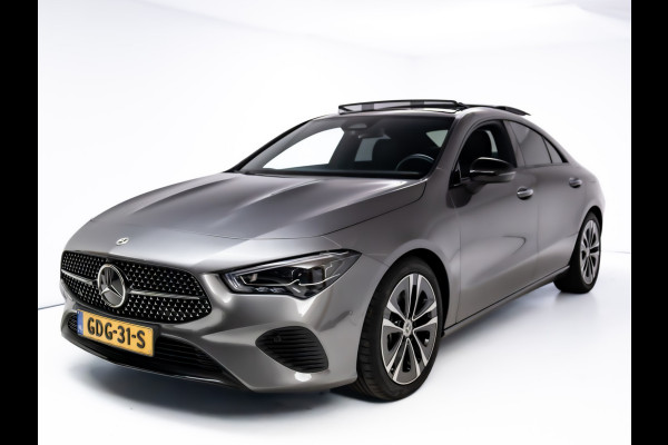 Mercedes-Benz CLA-Klasse 180 Star Edition Luxury Line Night facelift | Panoramadak | Stoelverwarming | Camera | Sfeerverlichting | Comfortstoel | Draadloze tel. lader | Licht en zicht pakket | Keyless entry, Keyless start